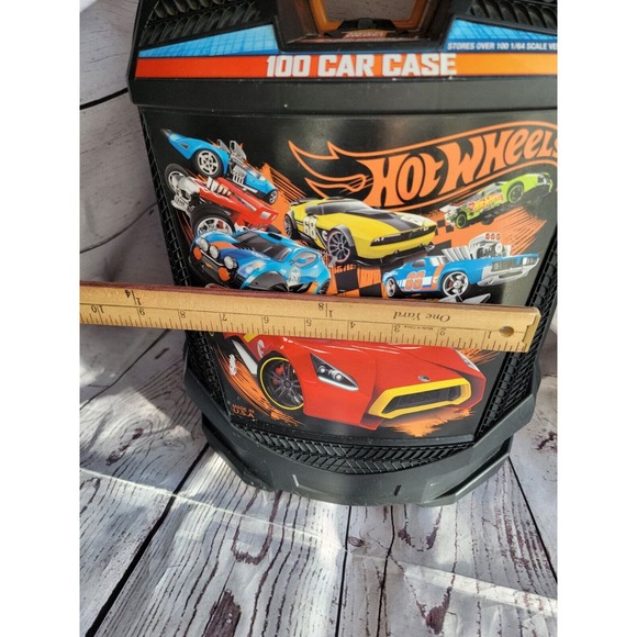 Hot Wheels 100 Car Rolling Storage Case, Retractable Handle + 11 Random Cars - Picture 12 of 12